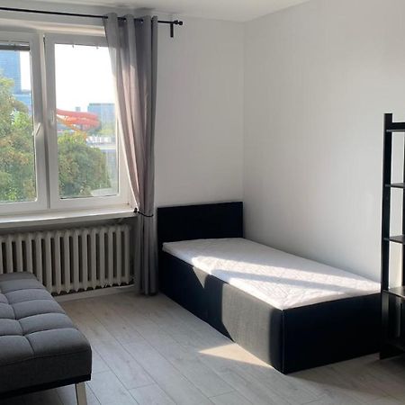 Beautiful Room - Newly Renovated, Aquapark Center Of Breslau Exterior foto