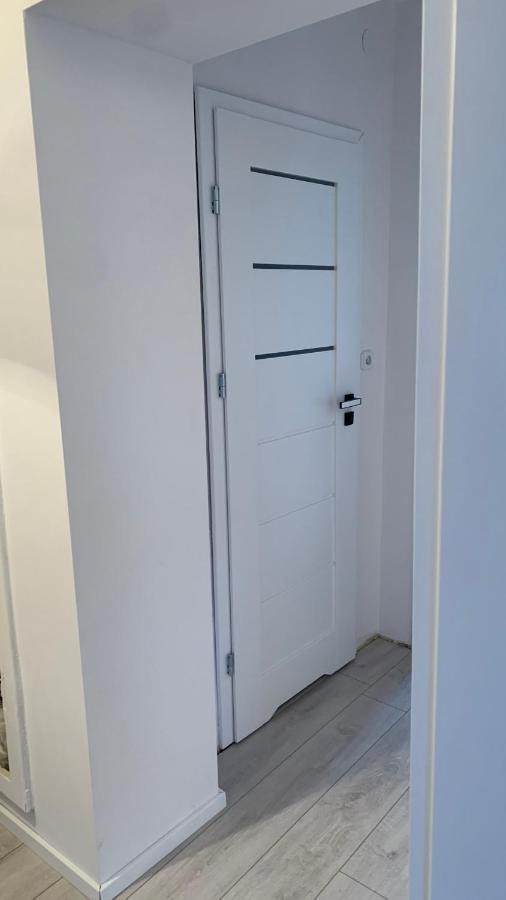 Beautiful Room - Newly Renovated, Aquapark Center Of Breslau Exterior foto